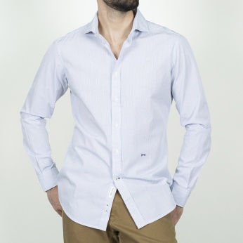 Camisa Venancio celeste lisa